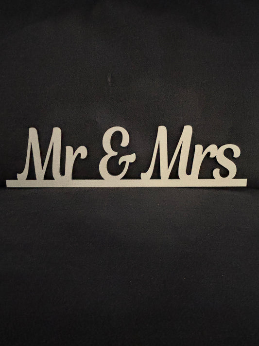 Mr and Mrs sign